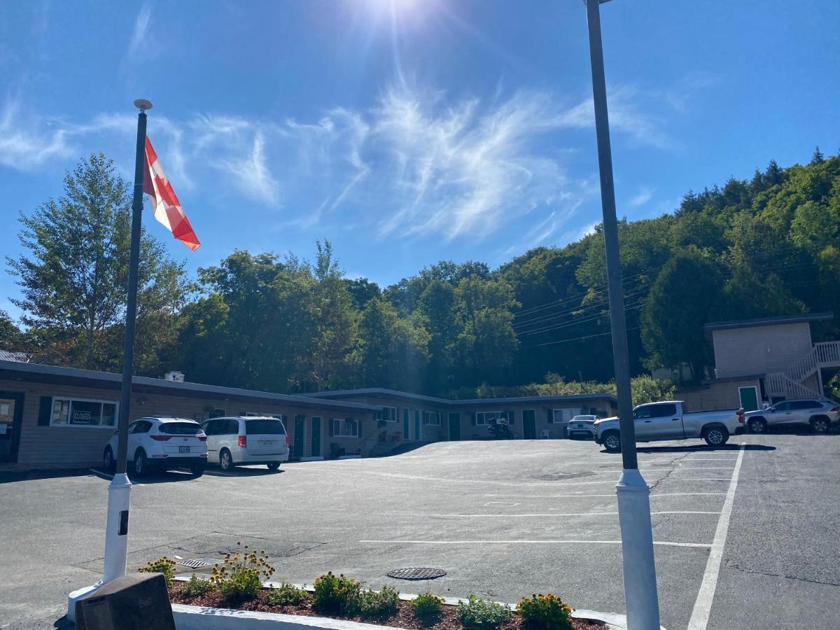 Silver Maple Motel Haliburton Luaran gambar
